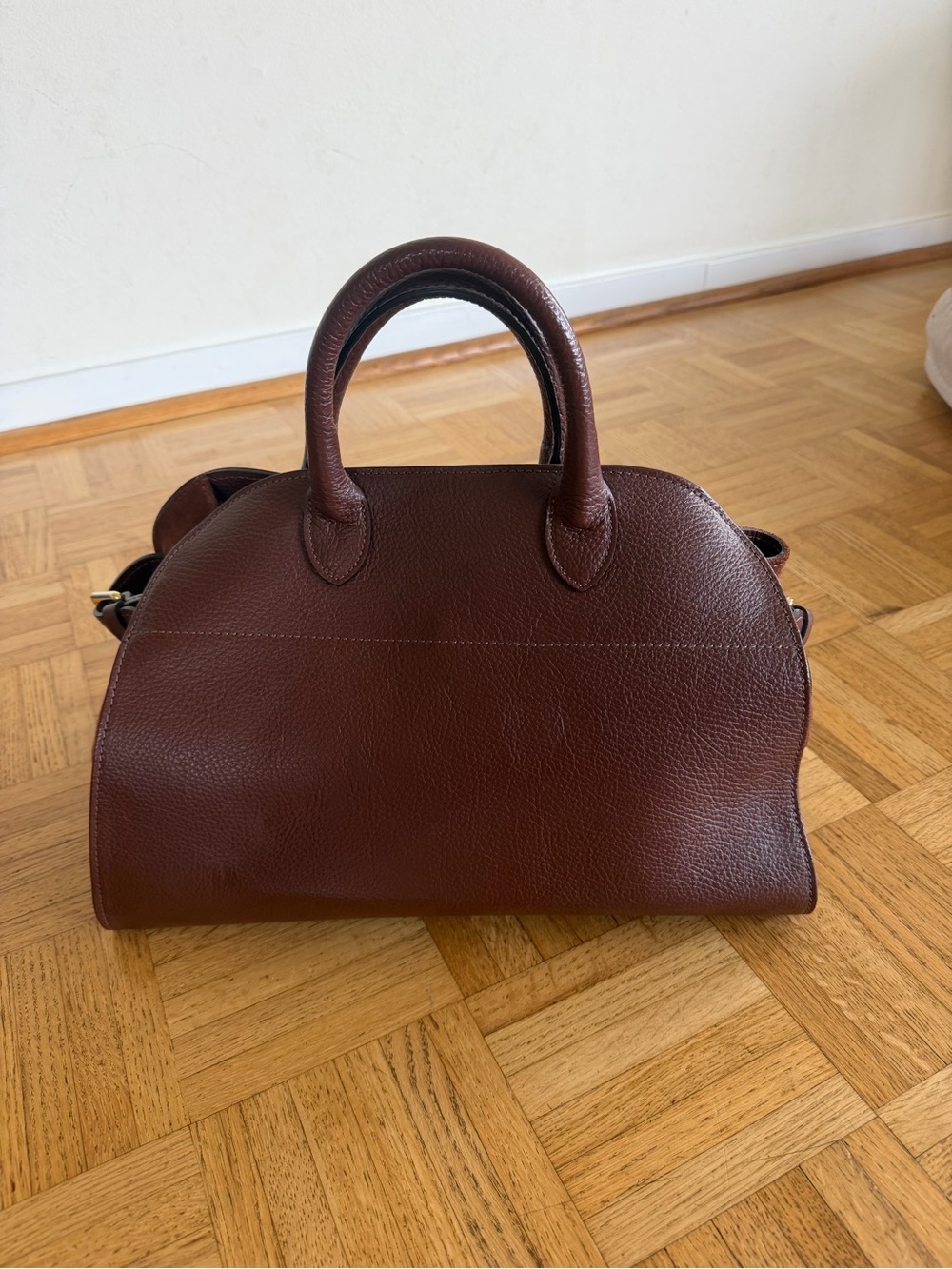 100% Genuine leather bag